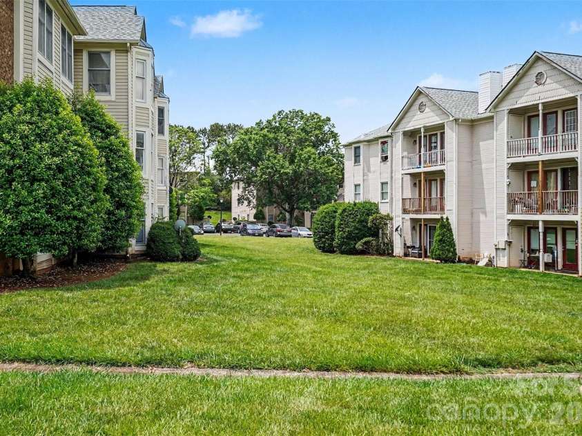 6223 Rosecroft Drive, Charlotte, NC 28215.  MLS# CAR4387819, YatesRealty ID 27072. 