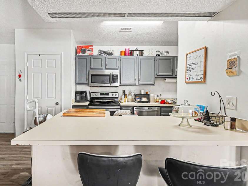 6223 Rosecroft Drive, Charlotte, NC 28215.  MLS# CAR4387819, YatesRealty ID 27072. 
