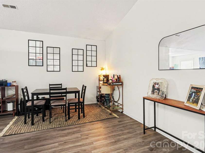 6223 Rosecroft Drive, Charlotte, NC 28215.  MLS# CAR4387819, YatesRealty ID 27072. 