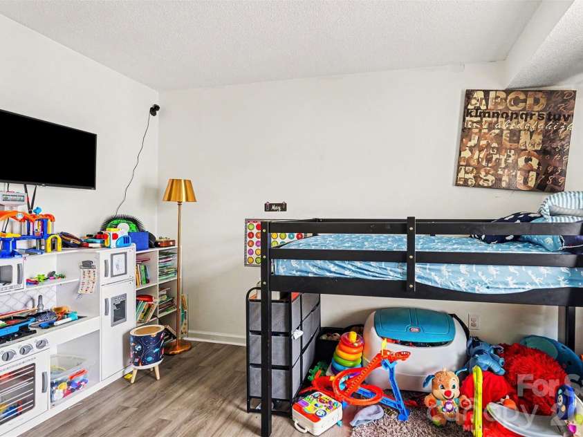 6223 Rosecroft Drive, Charlotte, NC 28215.  MLS# CAR4387819, YatesRealty ID 27072. 