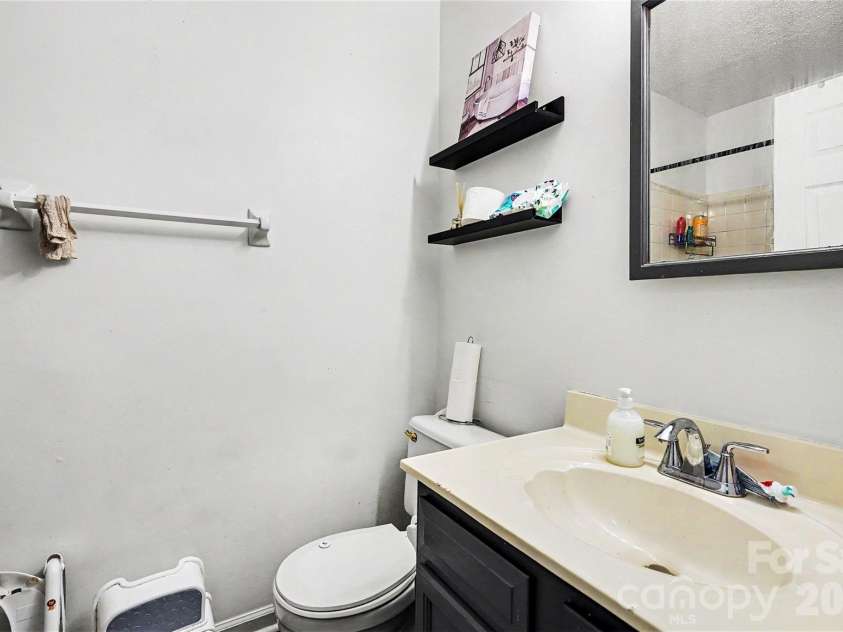 6223 Rosecroft Drive, Charlotte, NC 28215.  MLS# CAR4387819, YatesRealty ID 27072. 