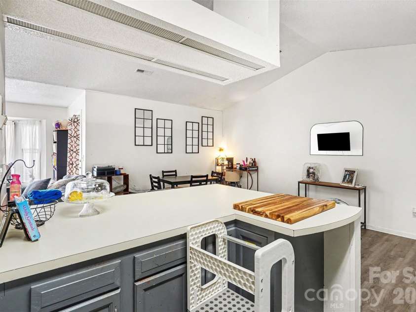 6223 Rosecroft Drive, Charlotte, NC 28215.  MLS# CAR4387819, YatesRealty ID 27072. 