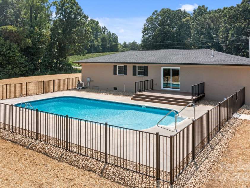 893 Chief Thomas Road, Harmony, NC 28634.  MLS# CAR4278148, YatesRealty ID 27073. 