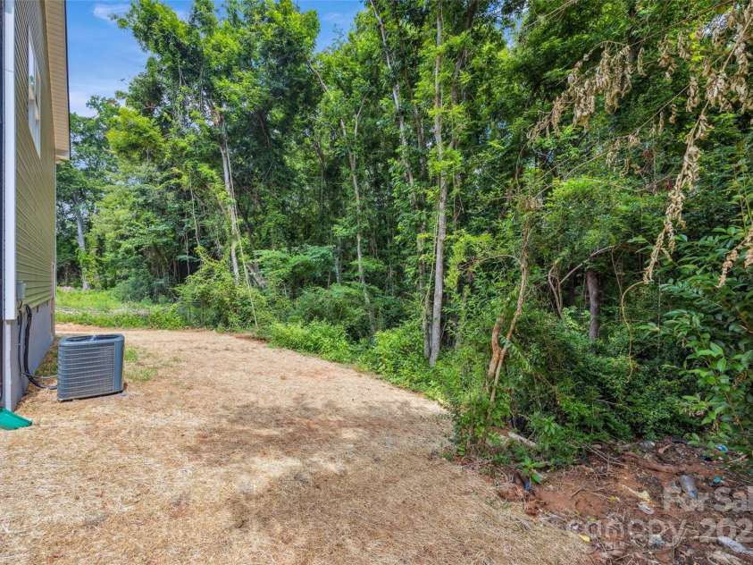 1747 Summit Avenue, Lancaster, SC 29720.  MLS# CAR4280328, YatesRealty ID 27074. Back Yard