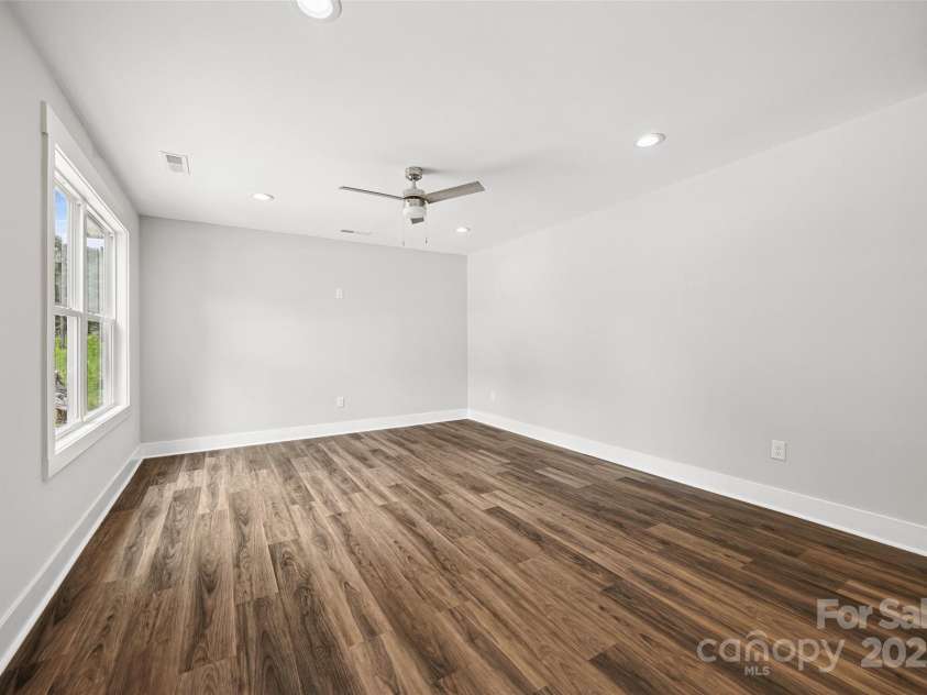 1747 Summit Avenue, Lancaster, SC 29720.  MLS# CAR4280328, YatesRealty ID 27074. Great Room off the entry to the left