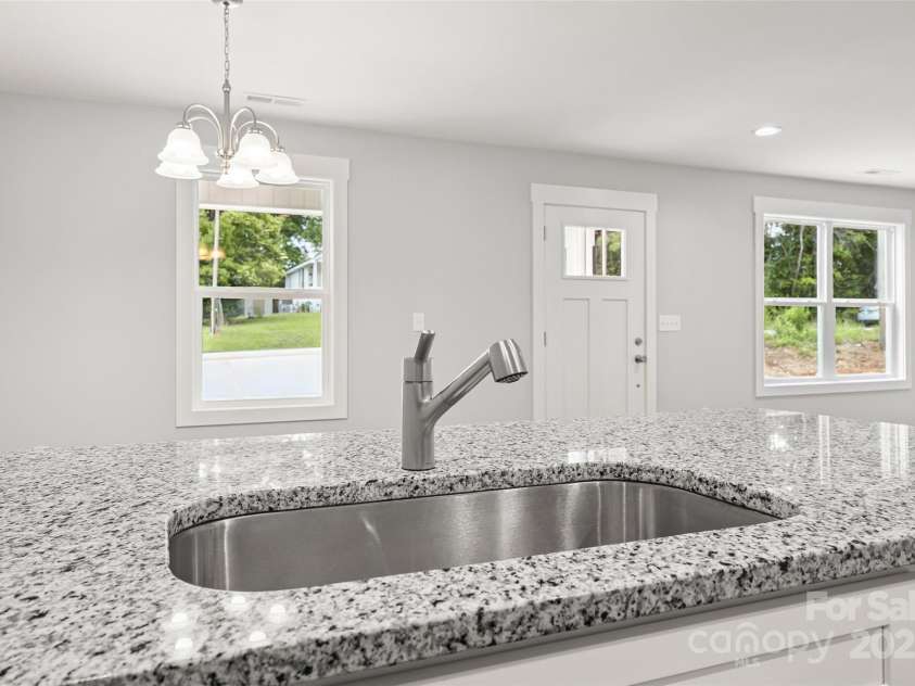 1747 Summit Avenue, Lancaster, SC 29720.  MLS# CAR4280328, YatesRealty ID 27074. Large single bowl sink