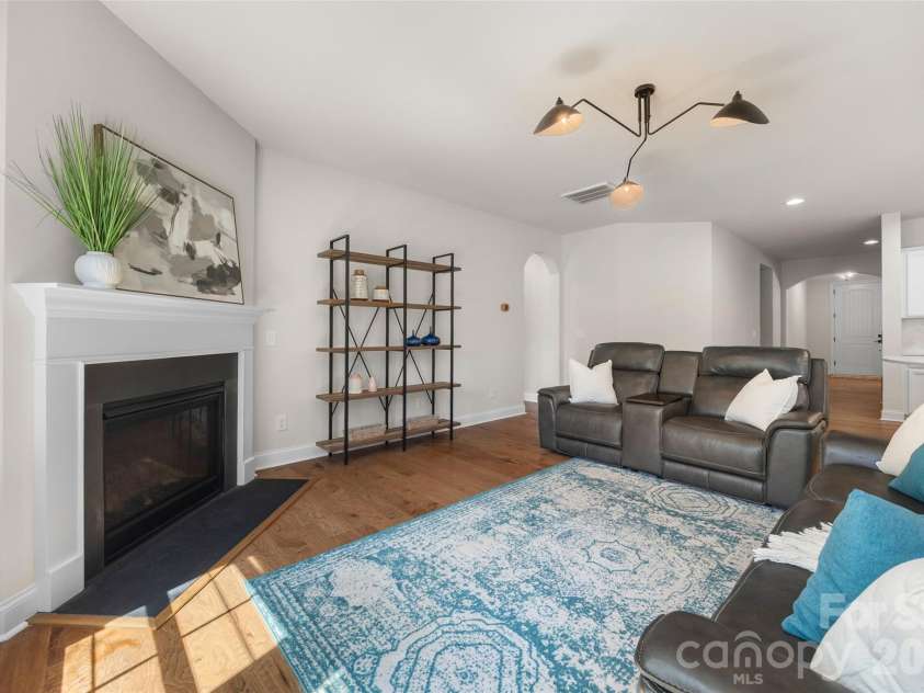 748 Garrett Green Way, Fort Mill, SC 29715.  MLS# CAR4378100, YatesRealty ID 27074. 