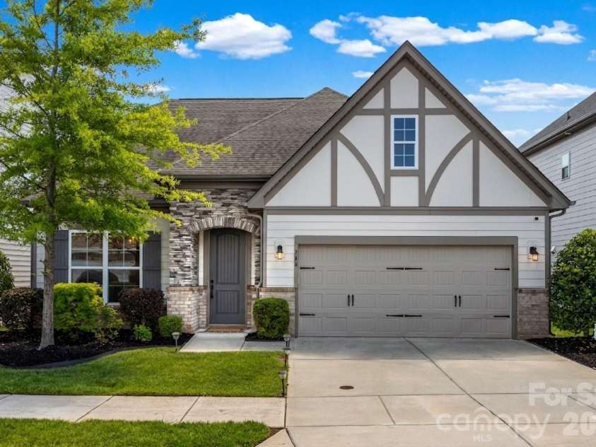 748 Garrett Green Way, Fort Mill, SC 29715.  MLS# CAR4378100, YatesRealty ID 27074. 