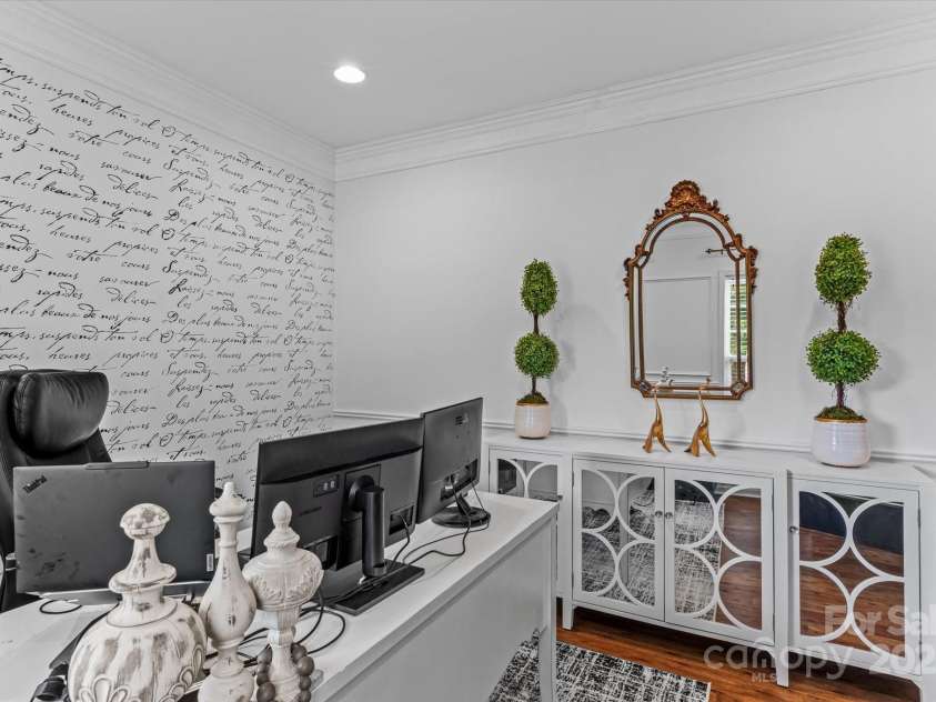 14127 Northridge Drive, Charlotte, NC 28269.  MLS# CAR4280367, YatesRealty ID 27075. 