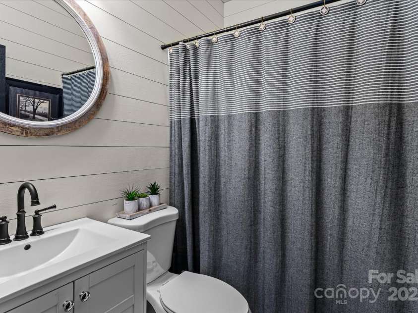 14127 Northridge Drive, Charlotte, NC 28269.  MLS# CAR4280367, YatesRealty ID 27075. 