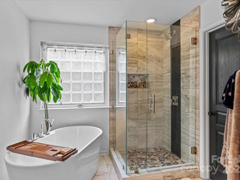 14127 Northridge Drive, Charlotte, NC 28269.  MLS# CAR4280367, YatesRealty ID 27075. 