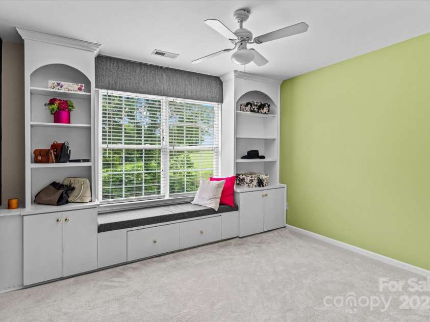 14127 Northridge Drive, Charlotte, NC 28269.  MLS# CAR4280367, YatesRealty ID 27075. 