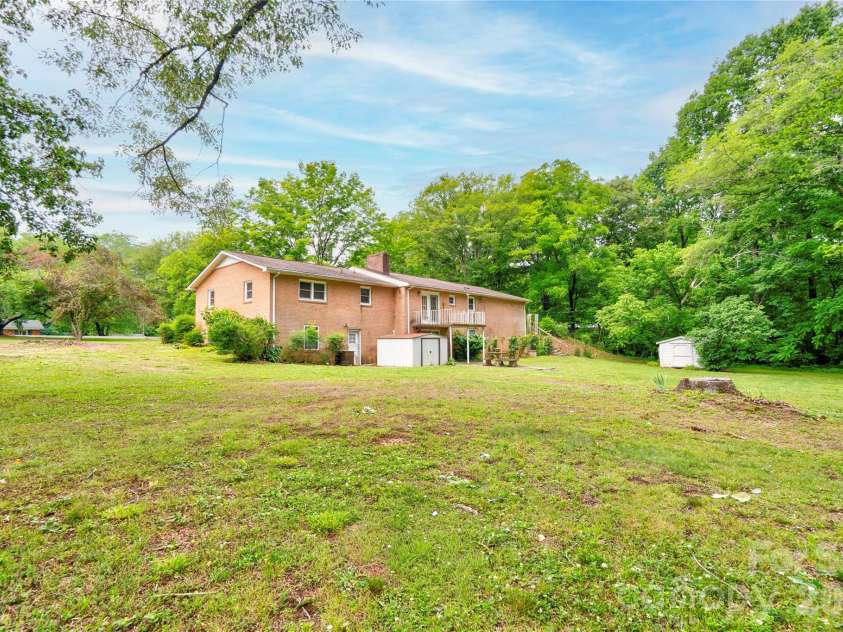 713 Pleasant Drive, Shelby, NC 28152.  MLS# CAR4355579, YatesRealty ID 27076. Back Yard