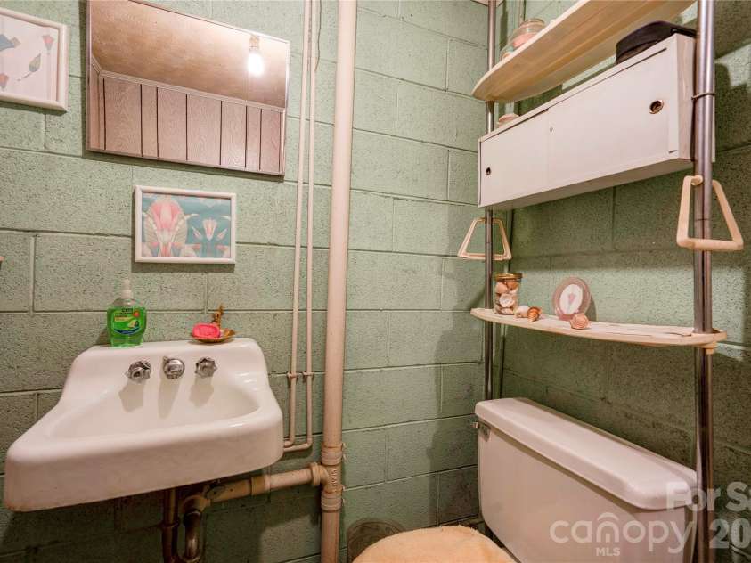 713 Pleasant Drive, Shelby, NC 28152.  MLS# CAR4355579, YatesRealty ID 27076. Basement Half Bath