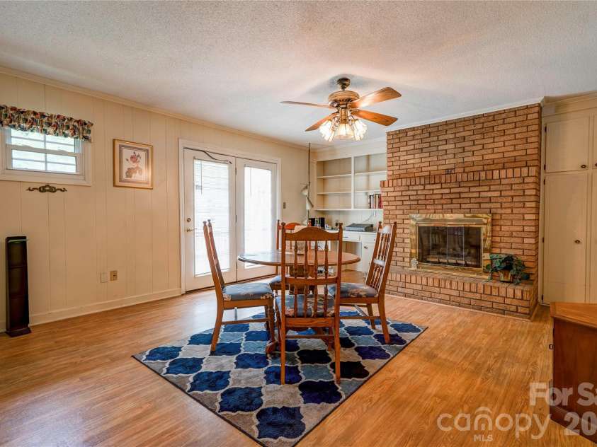 713 Pleasant Drive, Shelby, NC 28152.  MLS# CAR4355579, YatesRealty ID 27076. Den/Breakfast Room