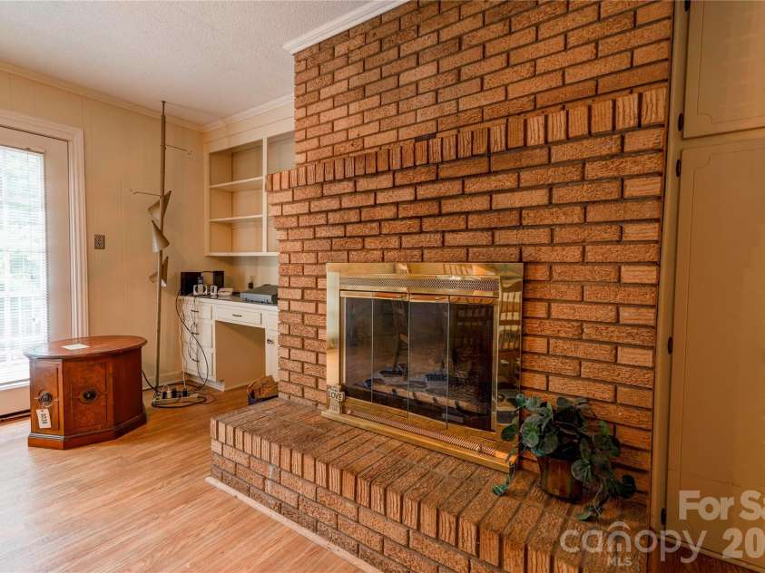 713 Pleasant Drive, Shelby, NC 28152.  MLS# CAR4355579, YatesRealty ID 27076. Den/Breakfast Room