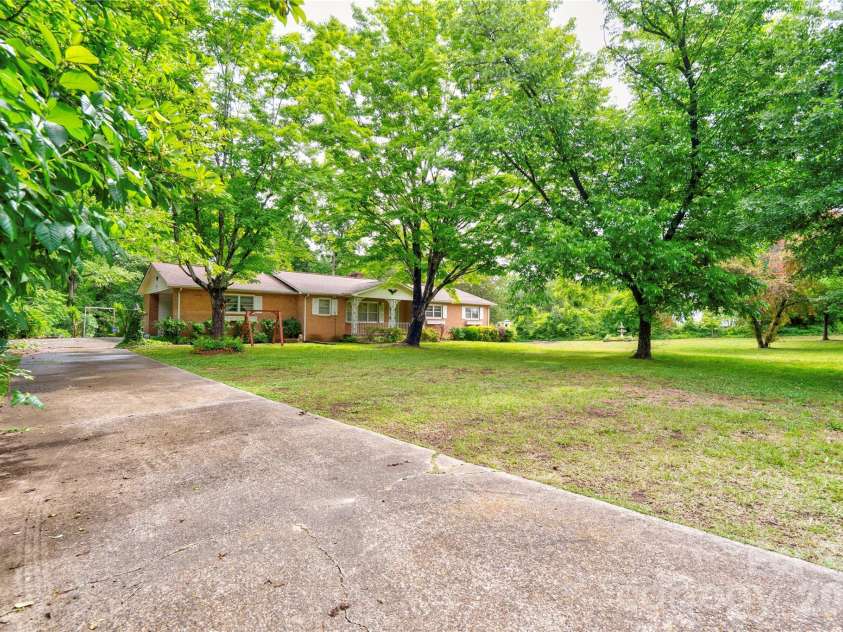 713 Pleasant Drive, Shelby, NC 28152.  MLS# CAR4355579, YatesRealty ID 27076. Front
