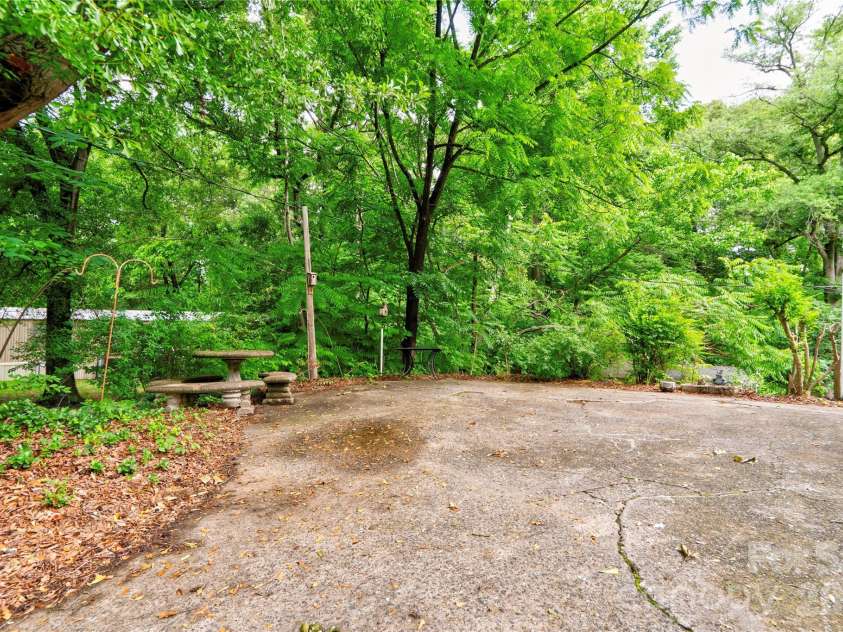 713 Pleasant Drive, Shelby, NC 28152.  MLS# CAR4355579, YatesRealty ID 27076. Parking Pad