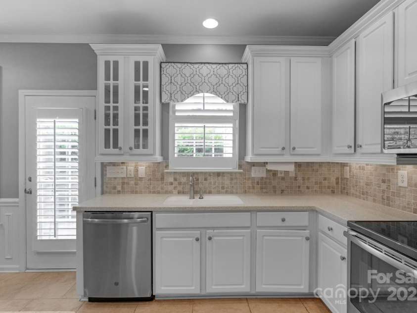 8232 Sunset Hill Road, Waxhaw, NC 28173.  MLS# CAR4274764, YatesRealty ID 27077. 