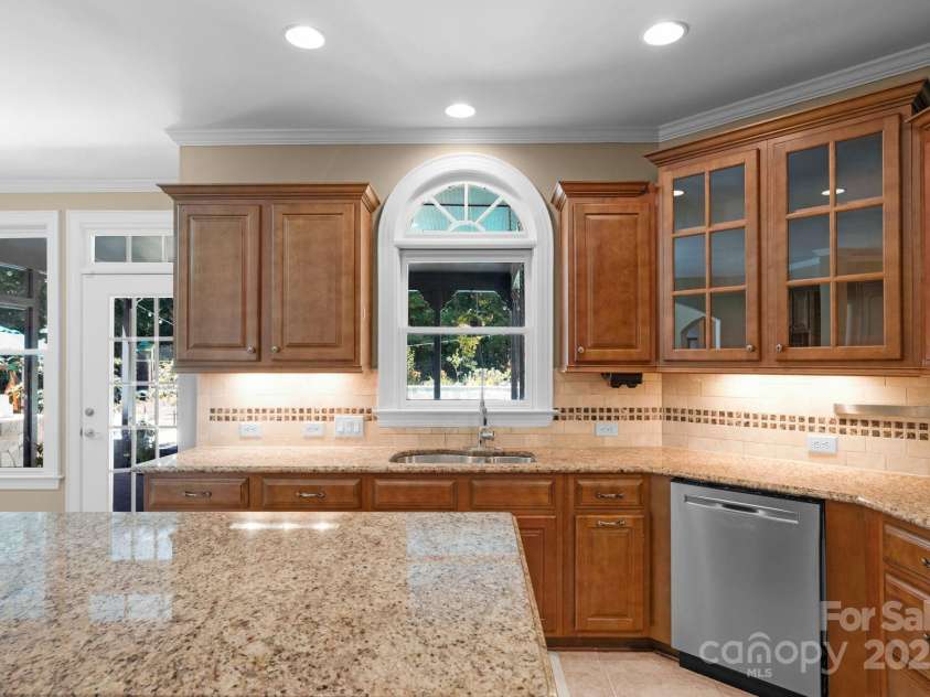 7404 Stonehaven Drive, Waxhaw, NC 28173.  MLS# CAR4278823, YatesRealty ID 27078. 