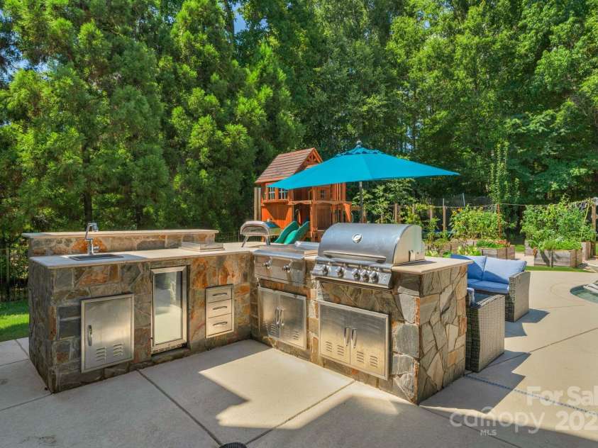 7404 Stonehaven Drive, Waxhaw, NC 28173.  MLS# CAR4278823, YatesRealty ID 27078. 