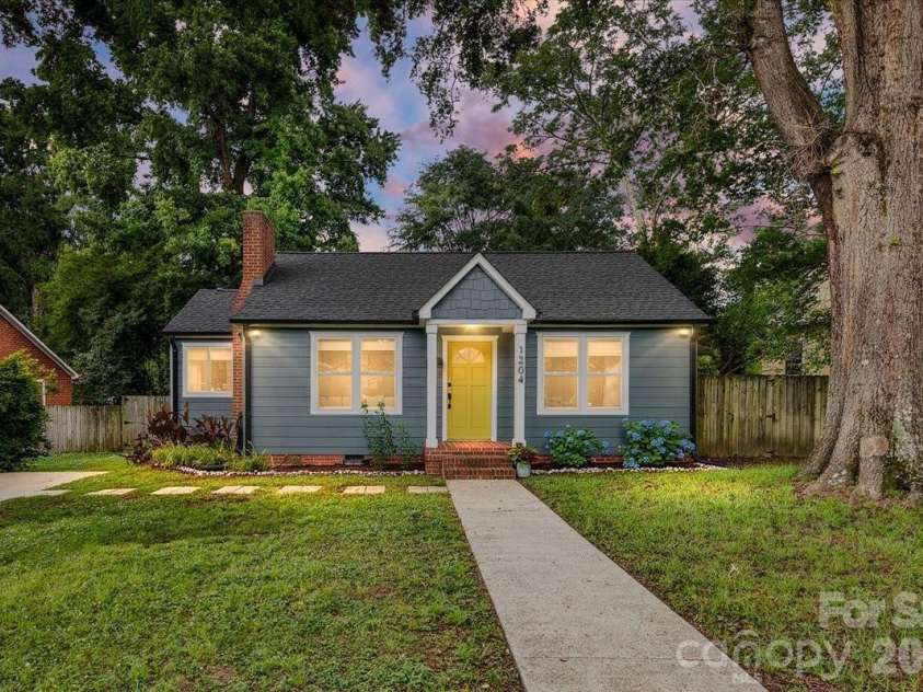 1204 Meadow Lane, Charlotte, NC 28205.  MLS# CAR4387978, YatesRealty ID 27079. 