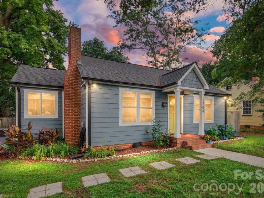 1204 Meadow Lane, Charlotte, NC 28205.  MLS# CAR4387978, YatesRealty ID 27079. 
