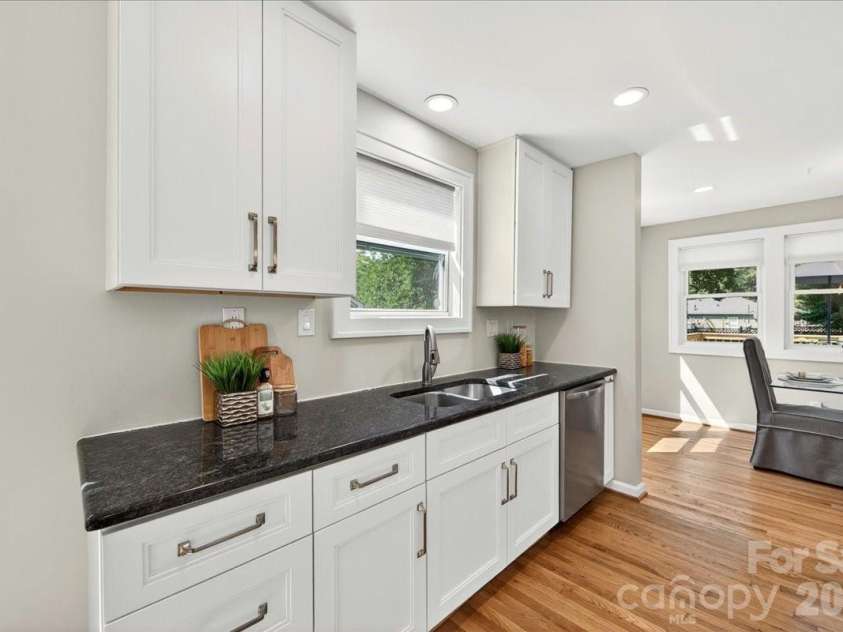 1204 Meadow Lane, Charlotte, NC 28205.  MLS# CAR4387978, YatesRealty ID 27079. 