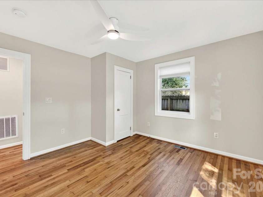 1204 Meadow Lane, Charlotte, NC 28205.  MLS# CAR4387978, YatesRealty ID 27079. 