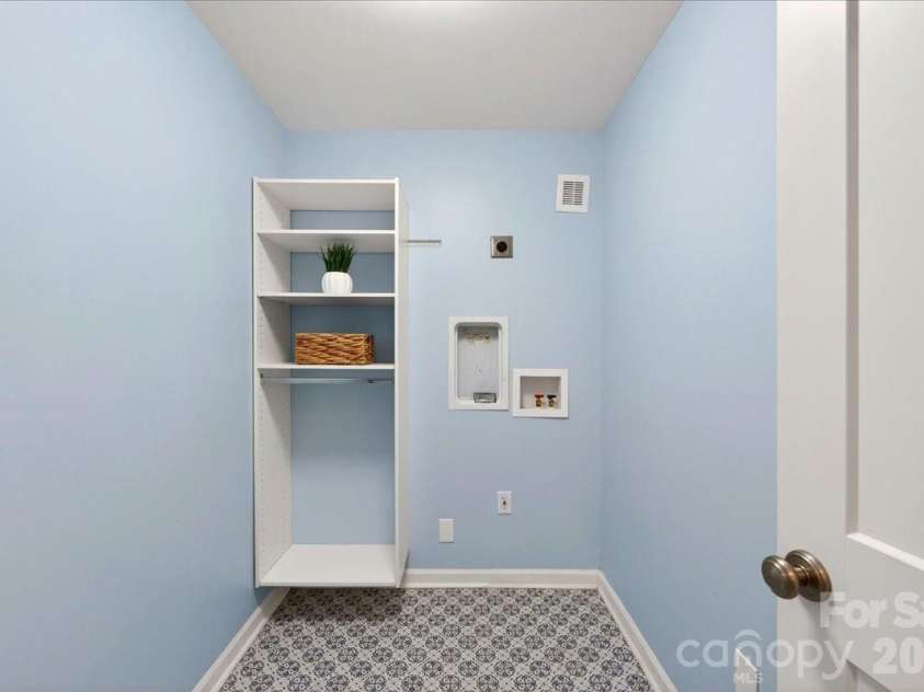 1204 Meadow Lane, Charlotte, NC 28205.  MLS# CAR4387978, YatesRealty ID 27079. 
