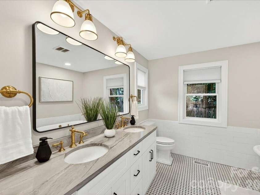1204 Meadow Lane, Charlotte, NC 28205.  MLS# CAR4387978, YatesRealty ID 27079. 