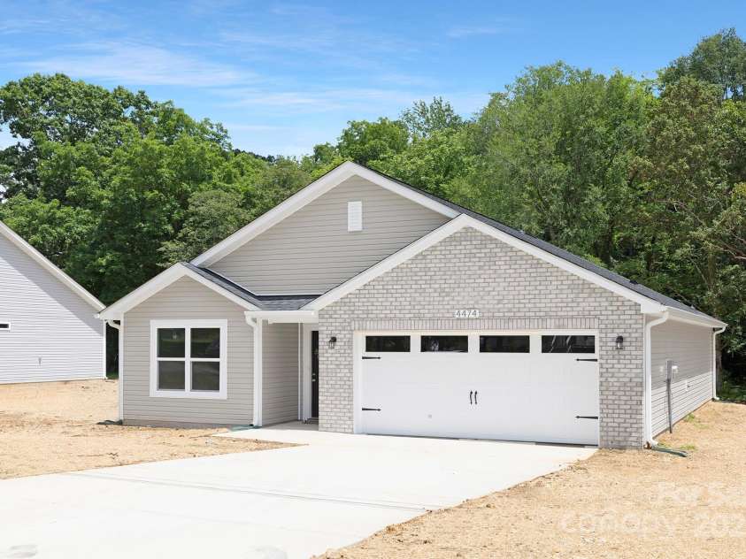 13912 Stillwood Place, Matthews, NC 28105.  MLS# CAR4280805, YatesRealty ID 27079. Representation