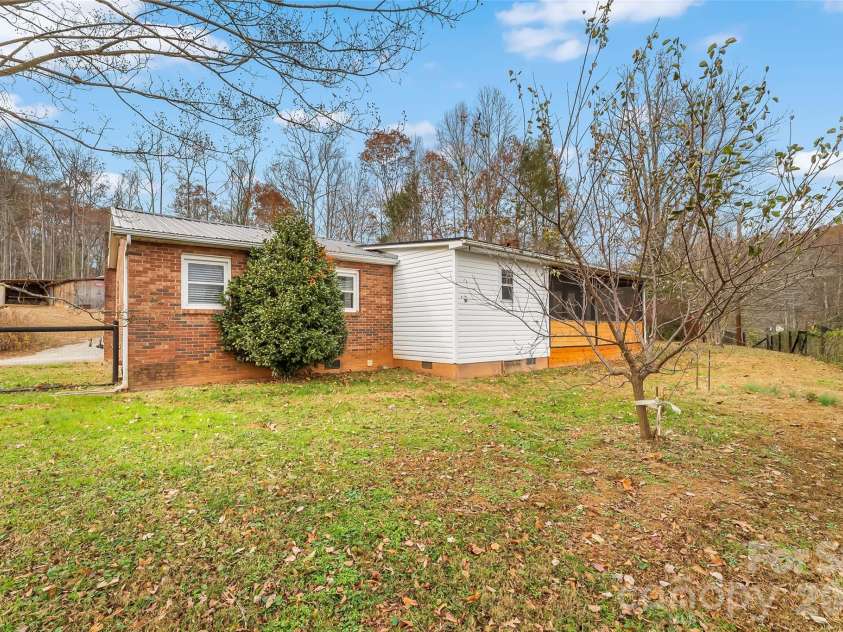 1654 Goose Creek Road, Marion, NC 28752.  MLS# CAR4328887, YatesRealty ID 2708. 