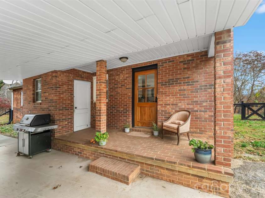 1654 Goose Creek Road, Marion, NC 28752.  MLS# CAR4328887, YatesRealty ID 2708. 