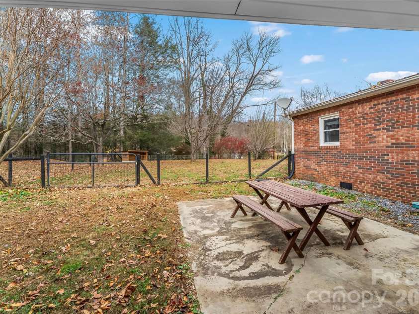 1654 Goose Creek Road, Marion, NC 28752.  MLS# CAR4328887, YatesRealty ID 2708. 