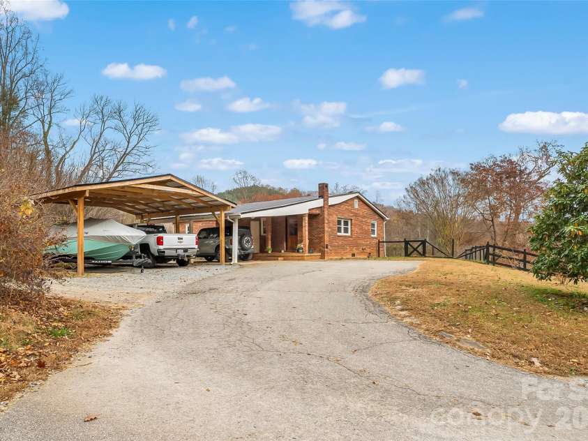 1654 Goose Creek Road, Marion, NC 28752.  MLS# CAR4328887, YatesRealty ID 2708. 