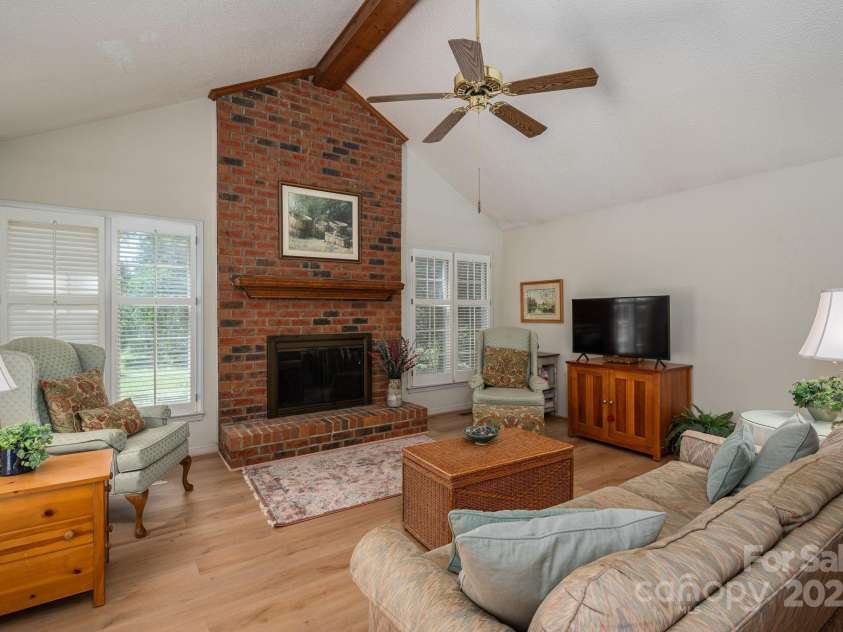 107 Southfork Drive, Belmont, NC 28012.  MLS# CAR4243495, YatesRealty ID 27080. 