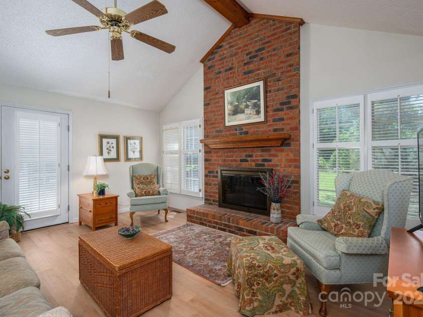 107 Southfork Drive, Belmont, NC 28012.  MLS# CAR4243495, YatesRealty ID 27080. 