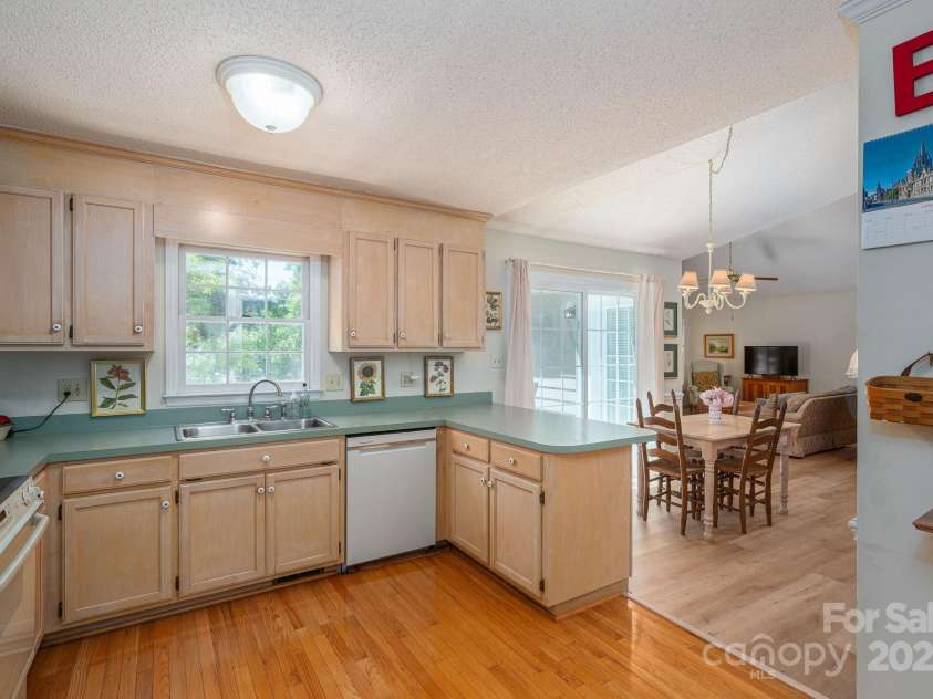 107 Southfork Drive, Belmont, NC 28012.  MLS# CAR4243495, YatesRealty ID 27080. 