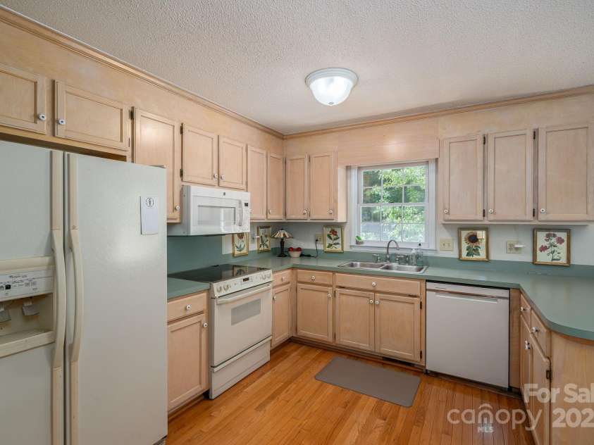 107 Southfork Drive, Belmont, NC 28012.  MLS# CAR4243495, YatesRealty ID 27080. 