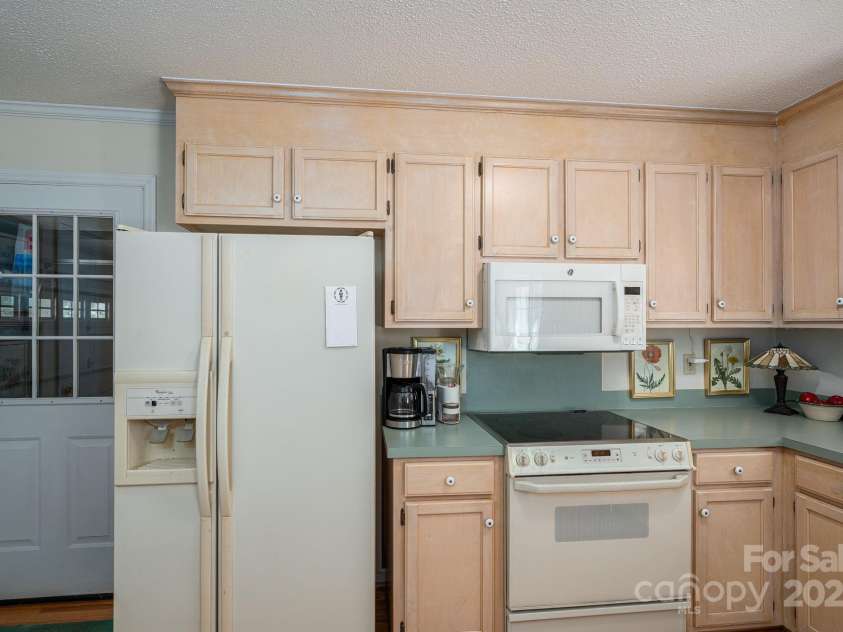 107 Southfork Drive, Belmont, NC 28012.  MLS# CAR4243495, YatesRealty ID 27080. 