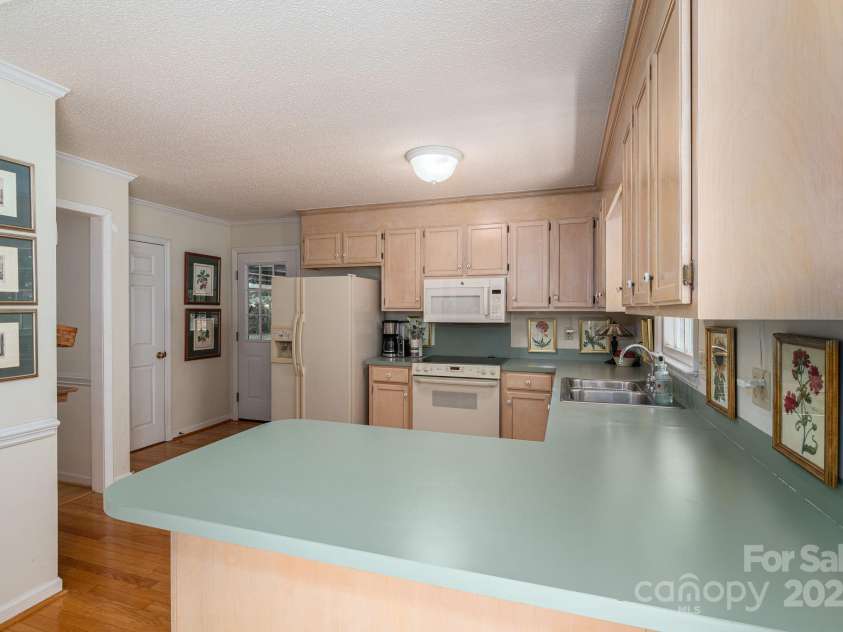 107 Southfork Drive, Belmont, NC 28012.  MLS# CAR4243495, YatesRealty ID 27080. 