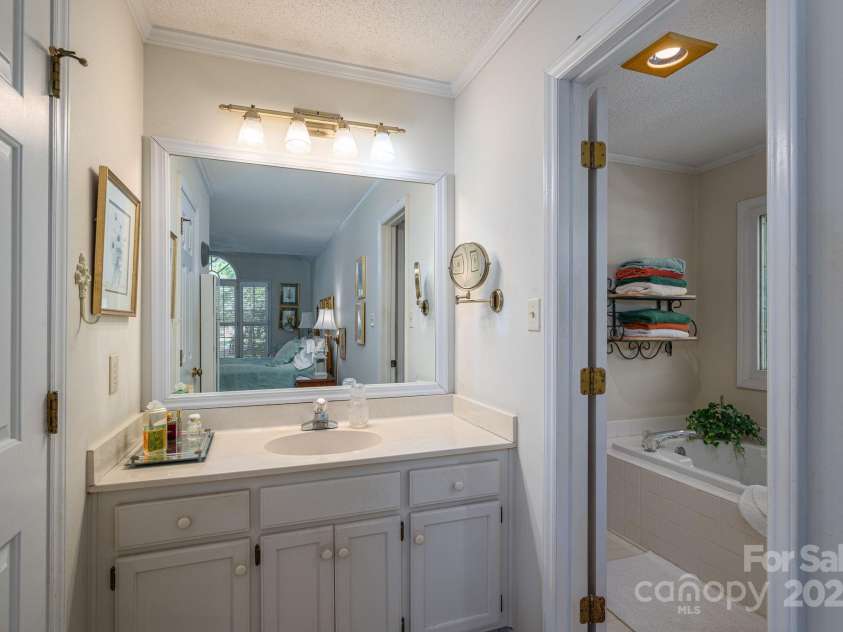 107 Southfork Drive, Belmont, NC 28012.  MLS# CAR4243495, YatesRealty ID 27080. 