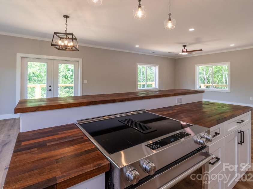 288 Blue Cedar Road, Sylva, NC 28779.  MLS# CAR4276447, YatesRealty ID 27081. 