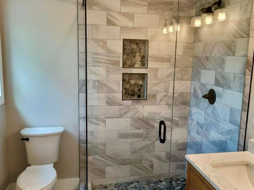 288 Blue Cedar Road, Sylva, NC 28779.  MLS# CAR4276447, YatesRealty ID 27081. Primary bath