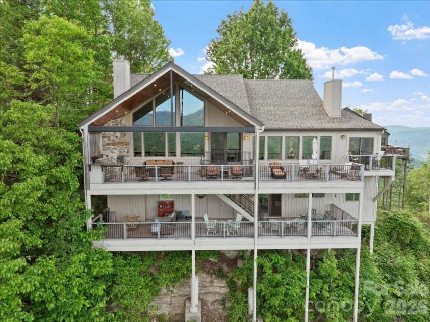 373 Rhododendron Lane, Burnsville, NC 28714.  MLS# CAR4385740, YatesRealty ID 27082. 