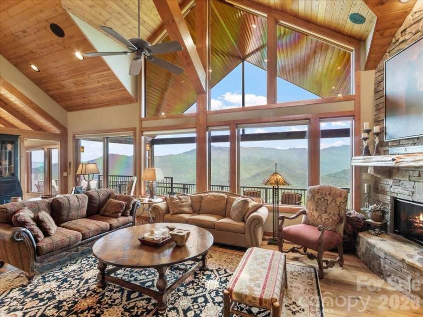 373 Rhododendron Lane, Burnsville, NC 28714.  MLS# CAR4385740, YatesRealty ID 27082. 