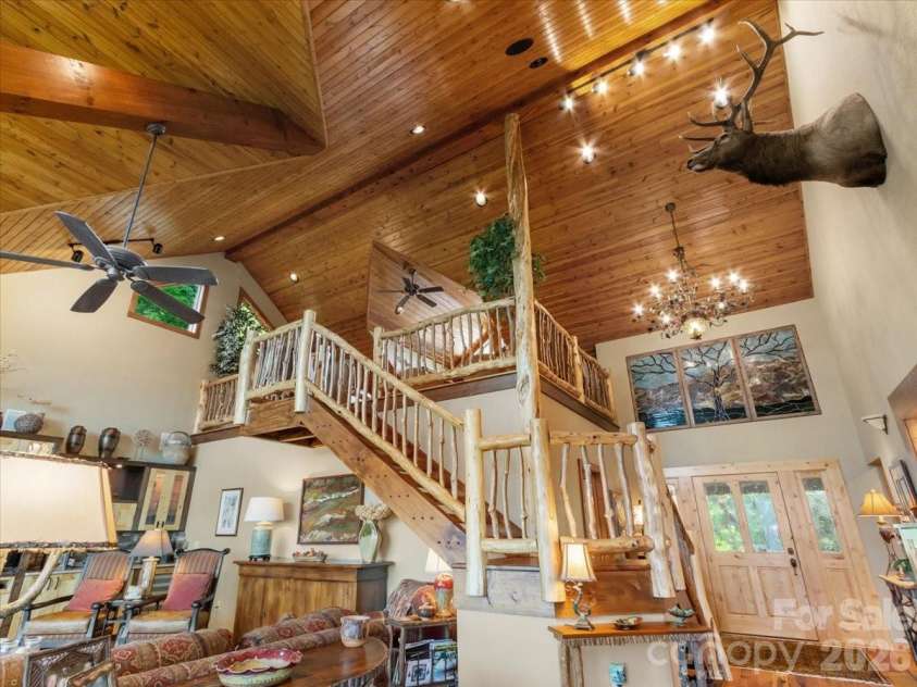 373 Rhododendron Lane, Burnsville, NC 28714.  MLS# CAR4385740, YatesRealty ID 27082. 