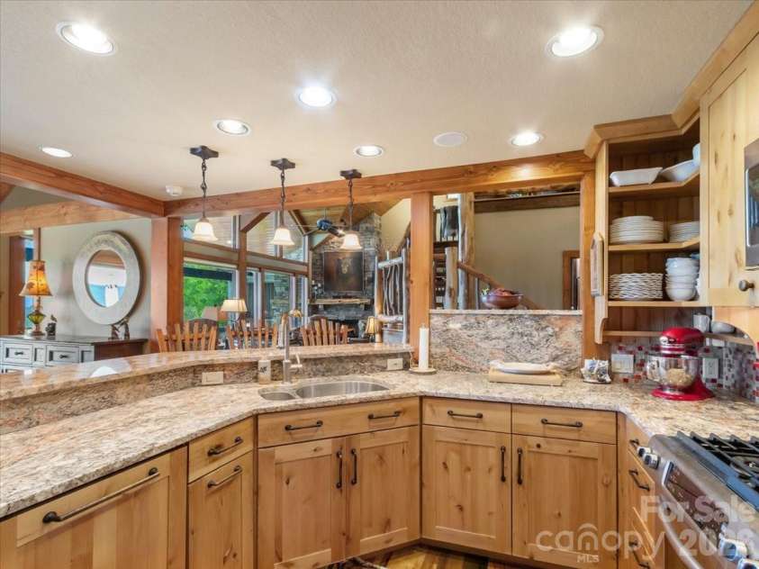 373 Rhododendron Lane, Burnsville, NC 28714.  MLS# CAR4385740, YatesRealty ID 27082. 
