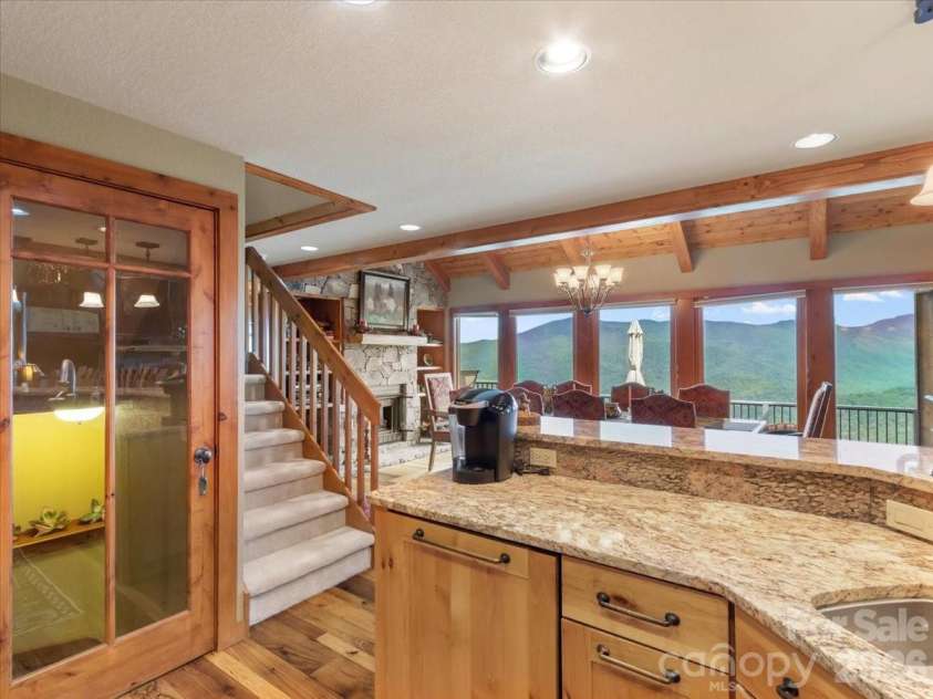 373 Rhododendron Lane, Burnsville, NC 28714.  MLS# CAR4385740, YatesRealty ID 27082. 